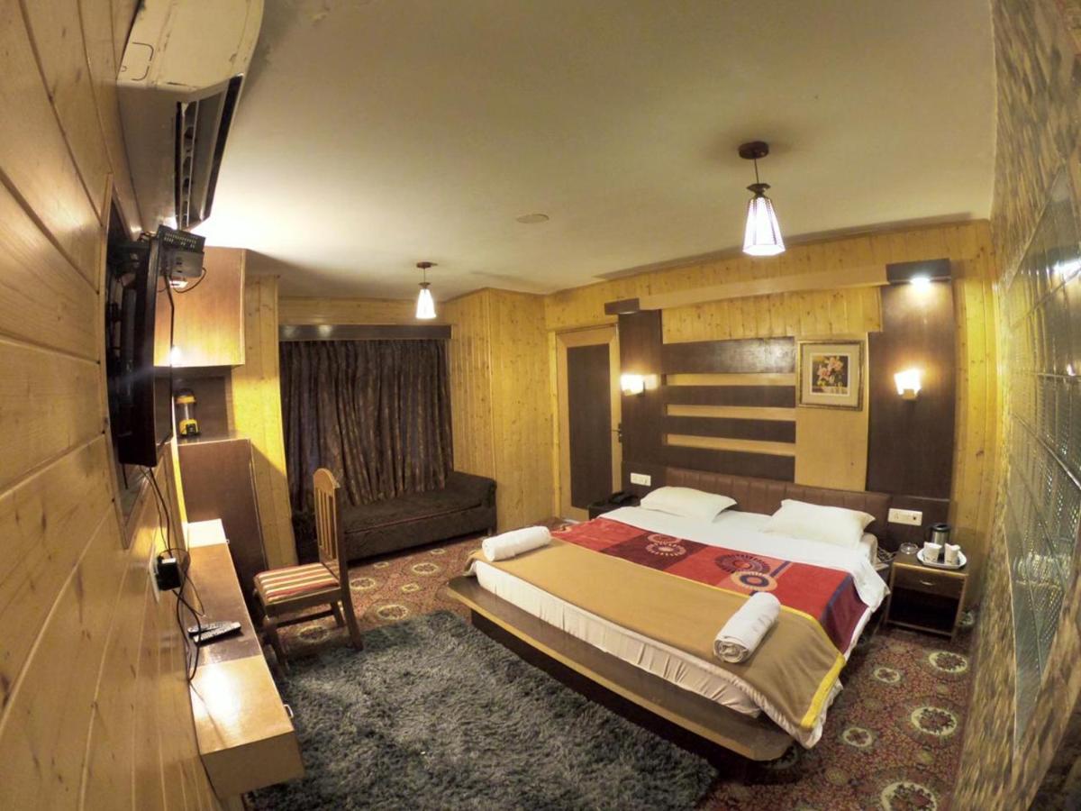Hotel Akbar Sonāmarg Extérieur photo