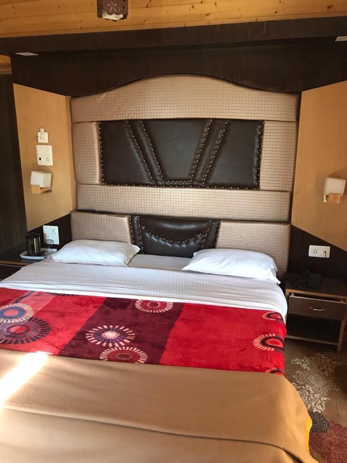 Hotel Akbar Sonāmarg Extérieur photo