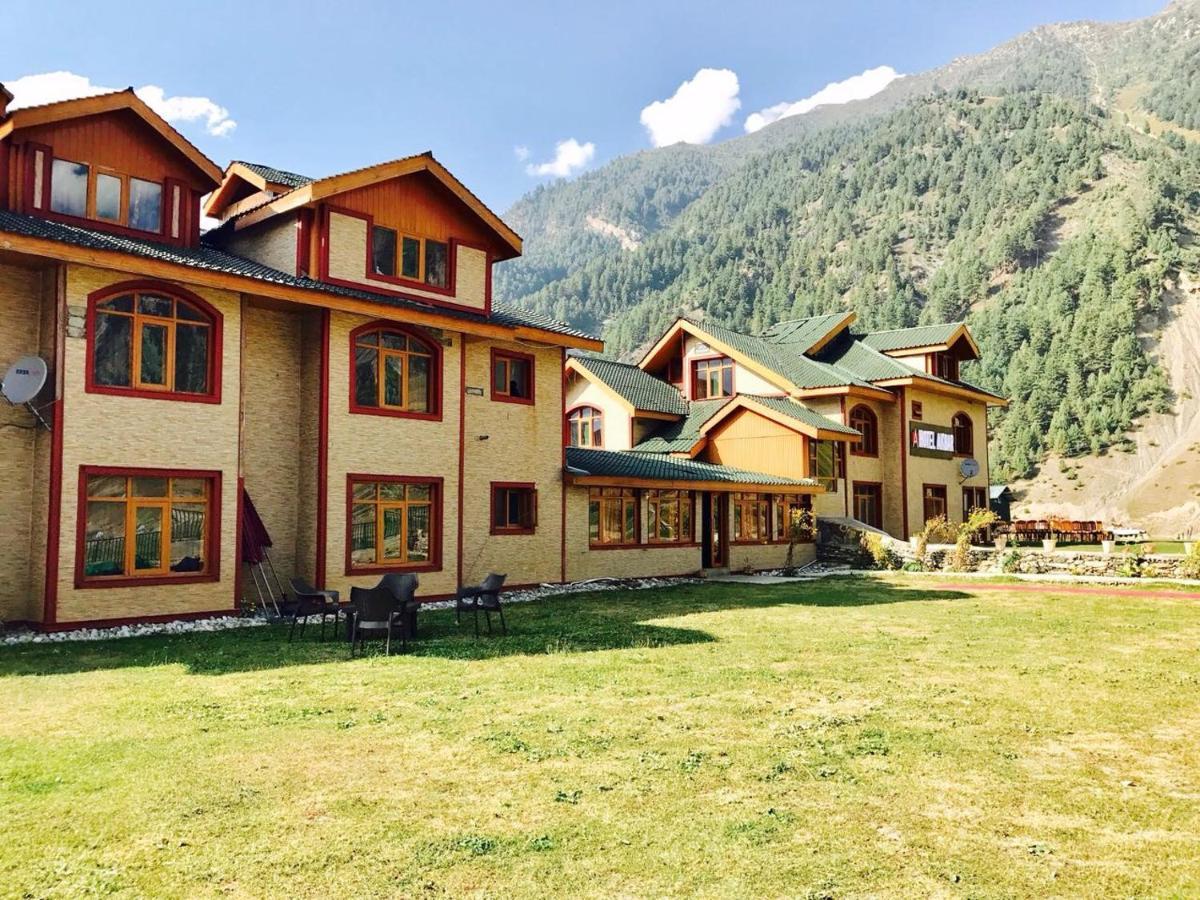Hotel Akbar Sonāmarg Extérieur photo