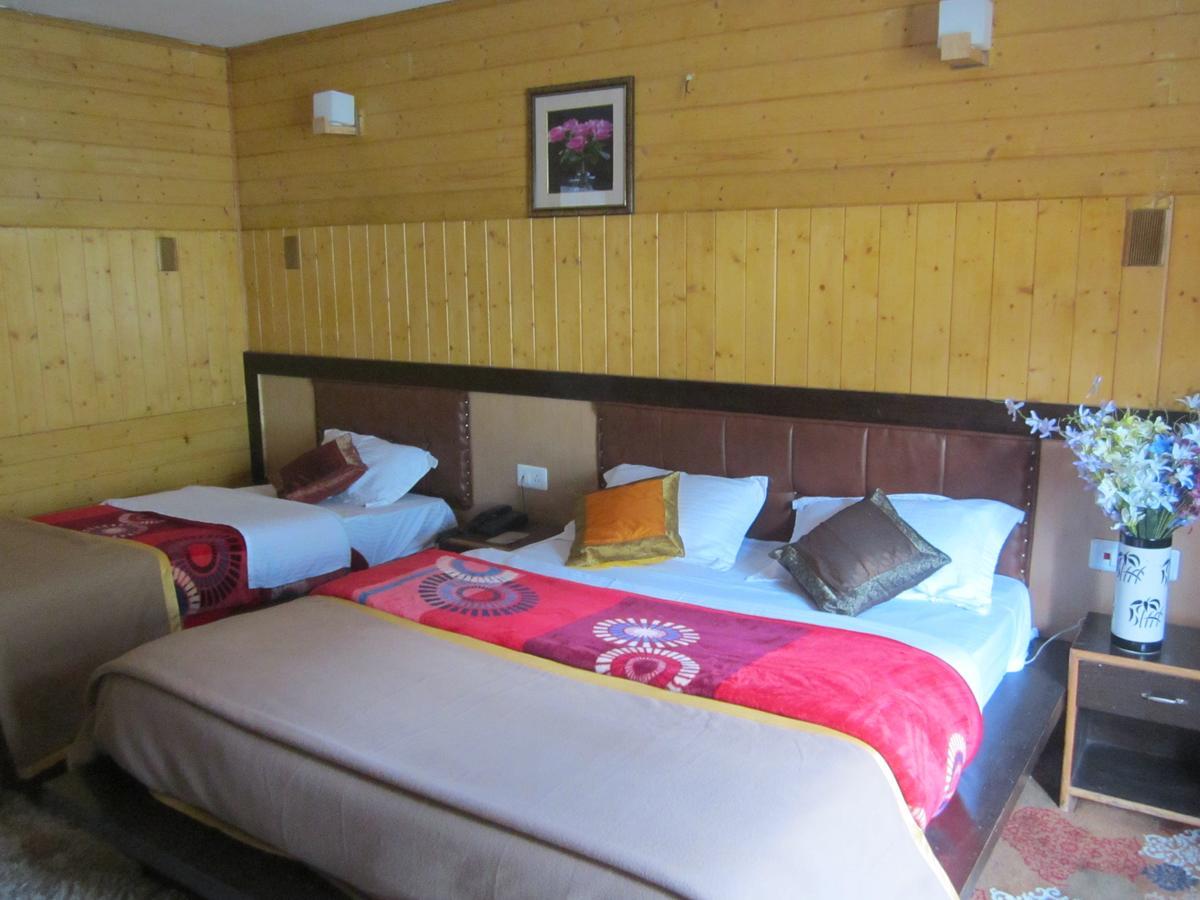 Hotel Akbar Sonāmarg Extérieur photo