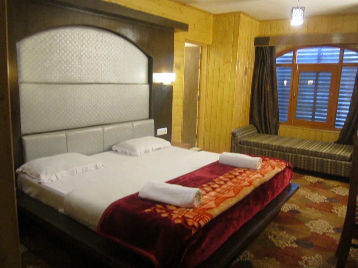 Hotel Akbar Sonāmarg Extérieur photo