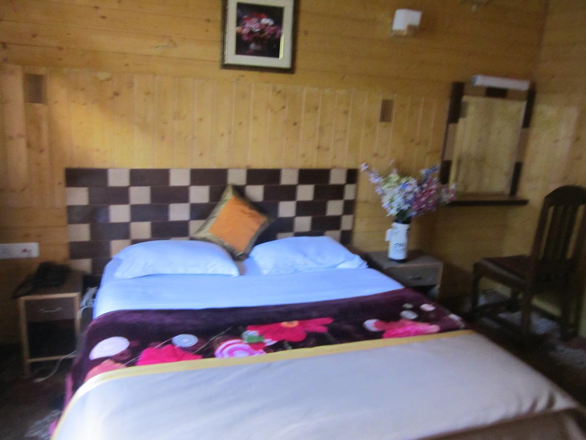 Hotel Akbar Sonāmarg Extérieur photo