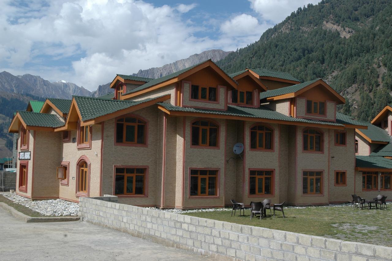 Hotel Akbar Sonāmarg Extérieur photo