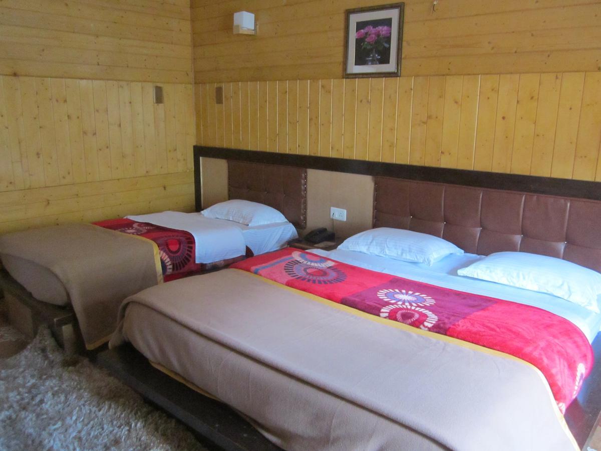 Hotel Akbar Sonāmarg Extérieur photo