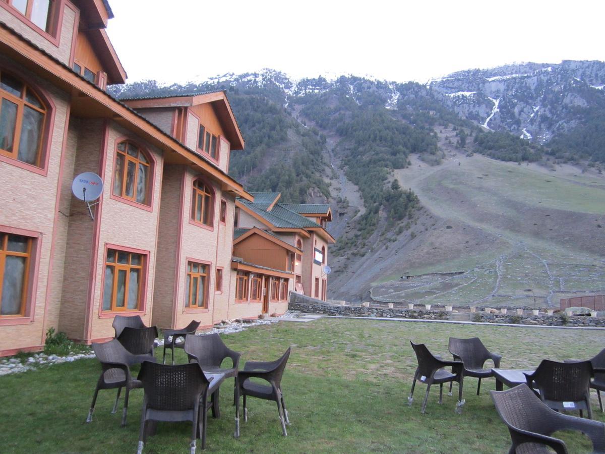 Hotel Akbar Sonāmarg Extérieur photo