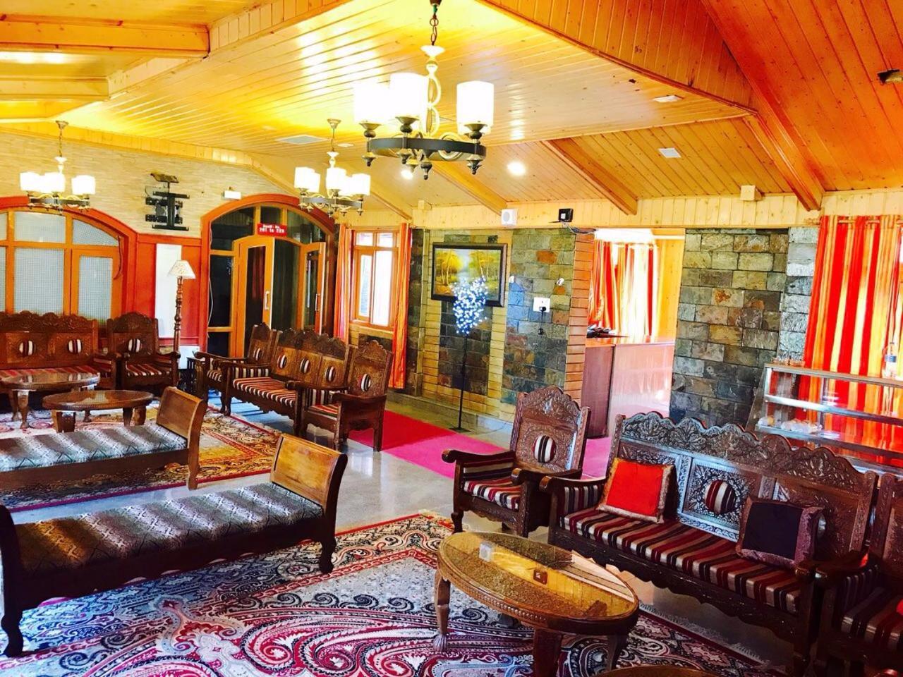 Hotel Akbar Sonāmarg Extérieur photo